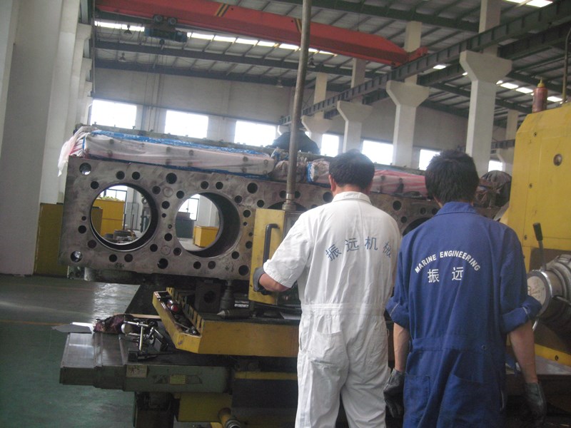 The formation process of fatigue fracture of ship machinery
